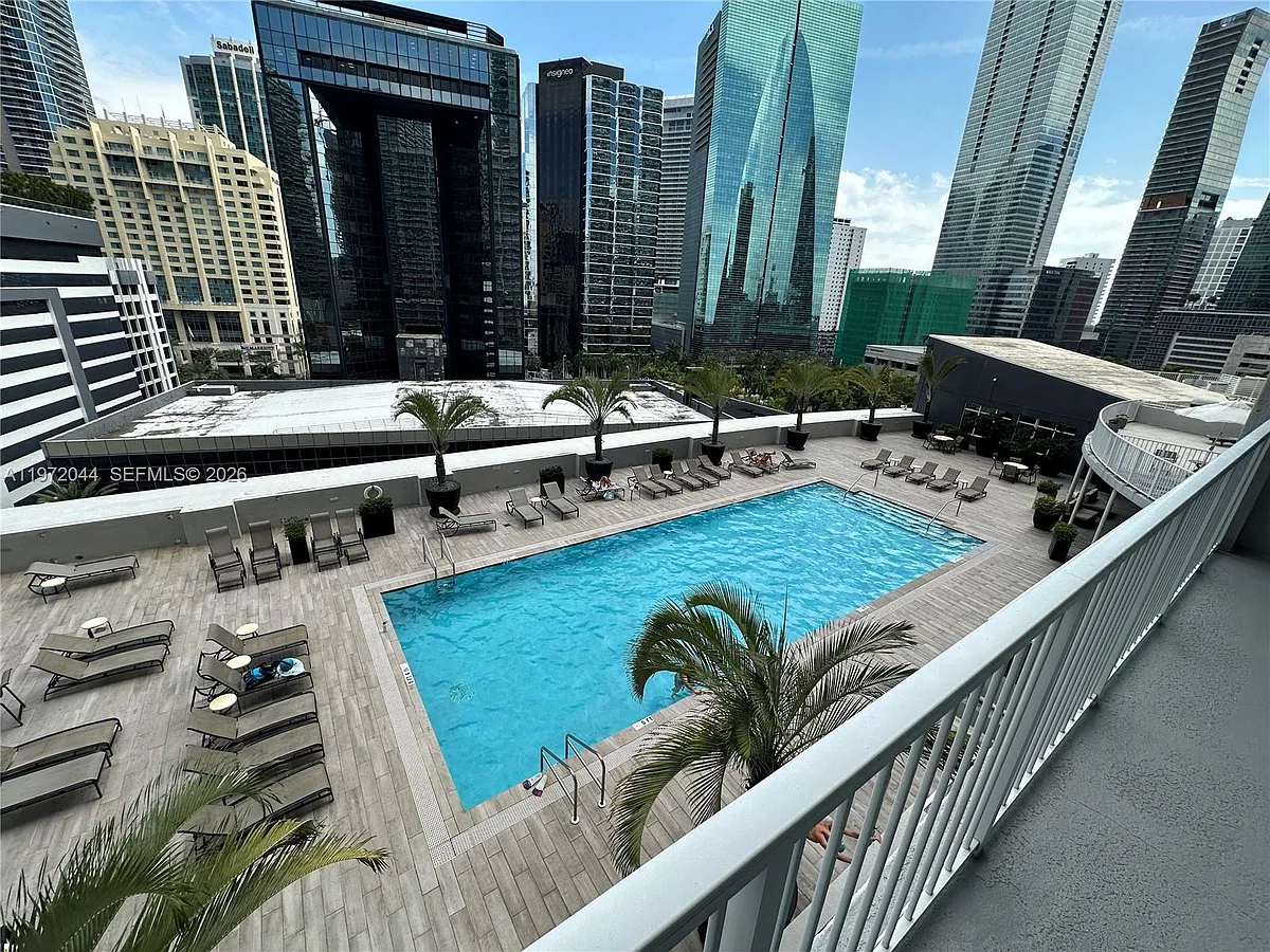 Building Photo - 1250 S Miami Ave #1012