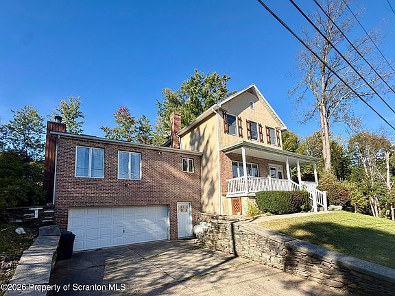2nd image of 25 43rd St
