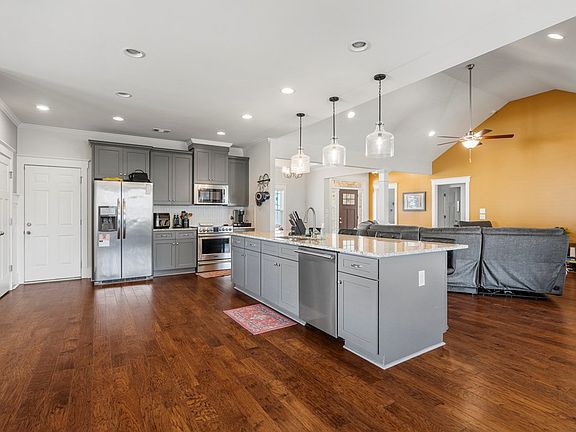 4th image of 7837 Woodland Ridge Dr