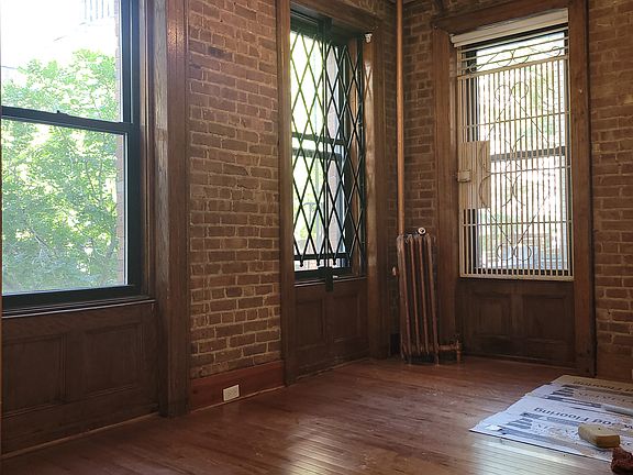 5th image of 148 W 67th St APT 3