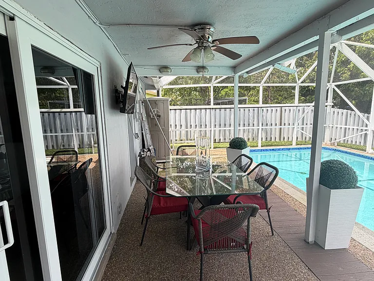 8085 NW 21st St — Photo 17