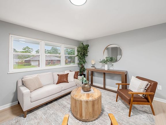 4th image of 6494 Malone Dr