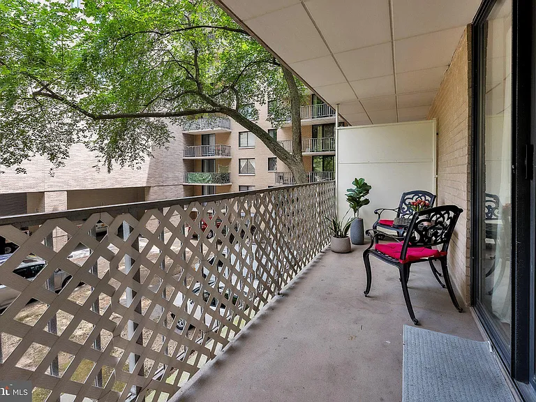 2201 L St NW #217 — Photo 22