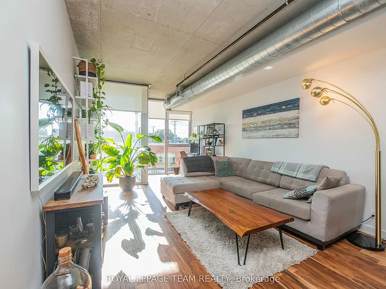 360 McLeod St #306 — Photo 9