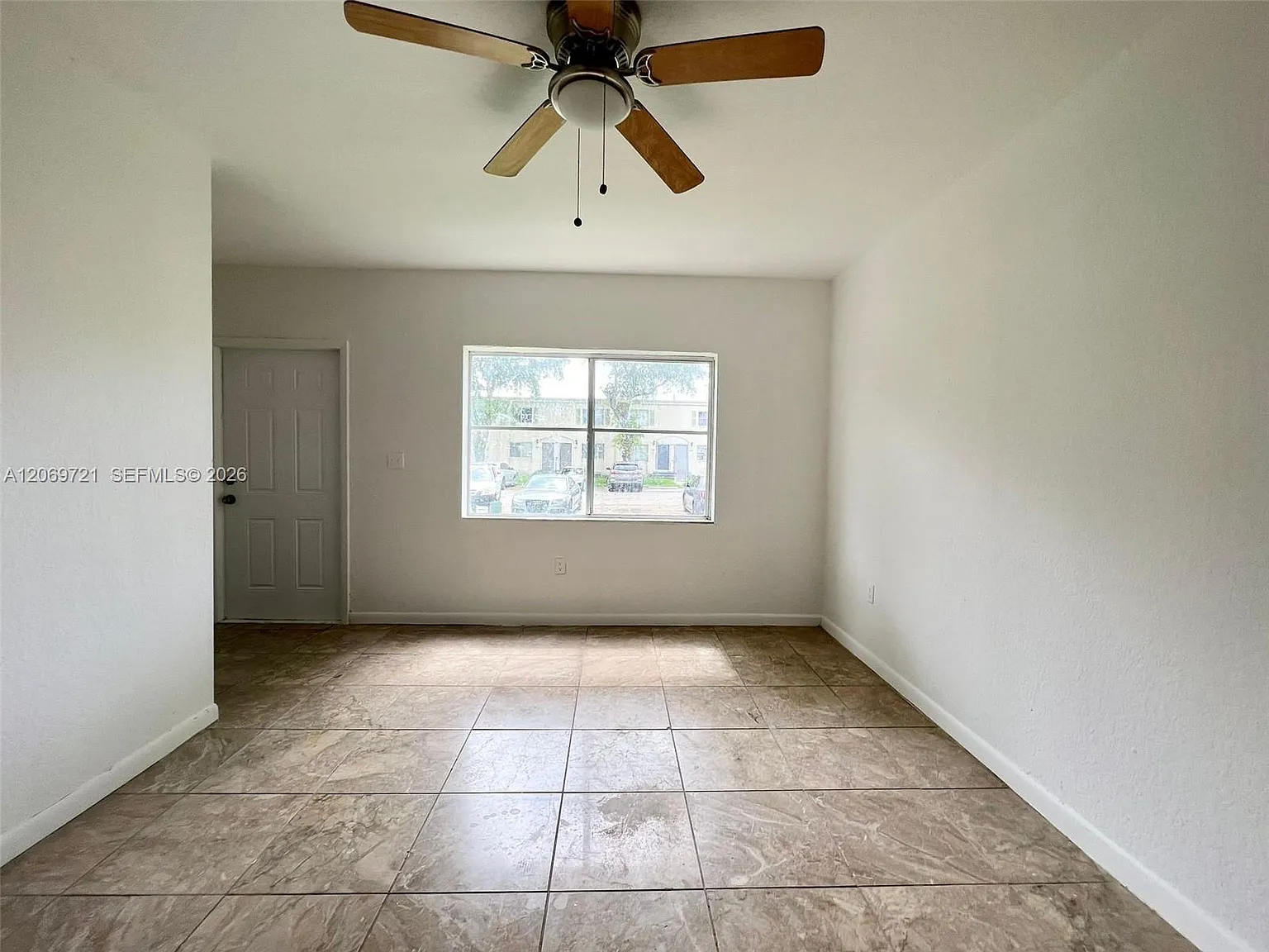 3 bed, 1150 sqft, $2,500 — Photo 4
