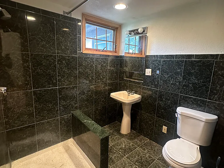 325 Bogert Ave — Photo 23