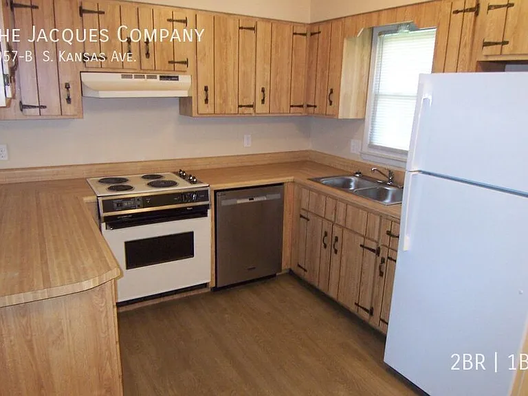 1057B S Kansas Ave — Photo 3