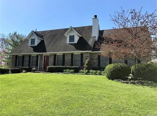 815 Stamper Ln, Godfrey, IL 62035