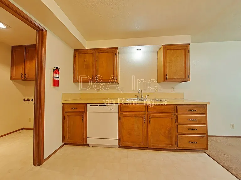 3928 NW Walnut Pl — Photo 4