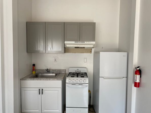 728 Anderson St APT 1