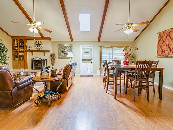 2nd image of 3001 Canyon Creek Dr