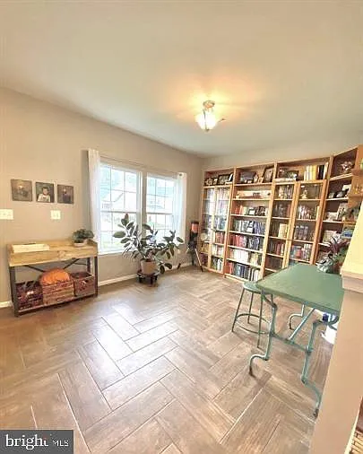 9411 Wood Creek Cir — Photo 2