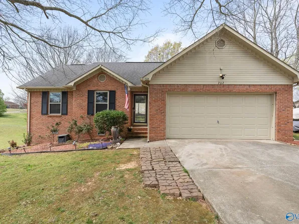 202 Chanel Dr, Huntsville, AL 35811