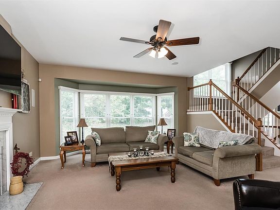 Family Room w/ Gas Fireplace