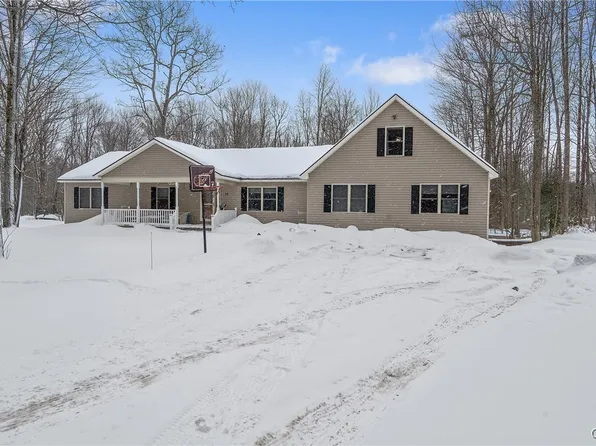 25 Beach Rd, Cleveland, NY 13042