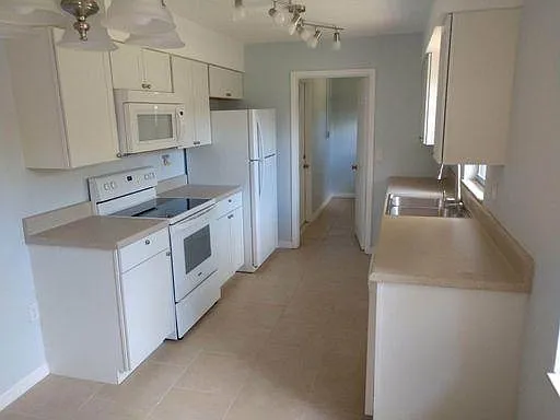 Building Photo - 4111 Homestead Dr