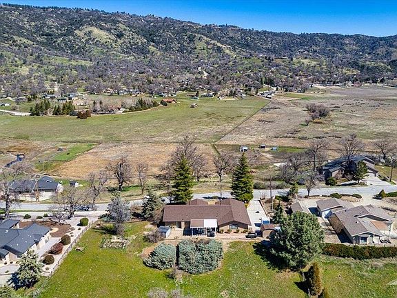 4th image of 23841 Dart Dr