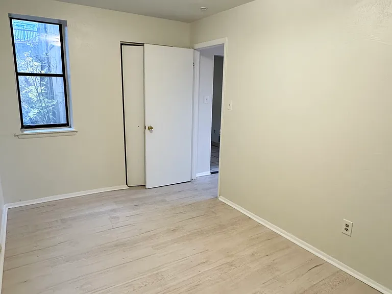 1210 Evans Ave #1 — Photo 5