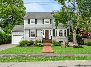 42 Pickwick Rd, Marblehead, MA 01945