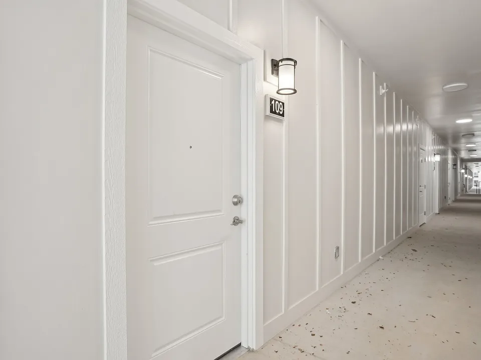 Building Photo 5