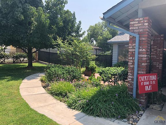 4th image of 8907 Lanora Ave