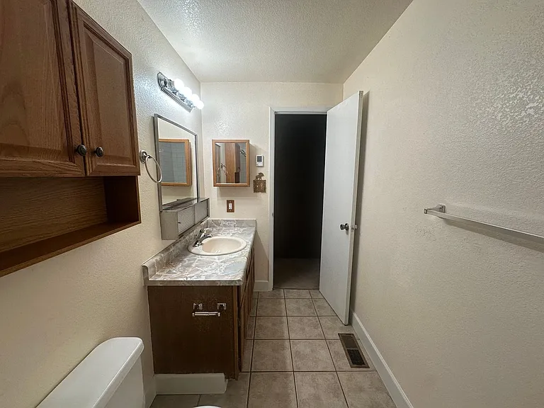 1500 Ellendale Ct — Photo 15