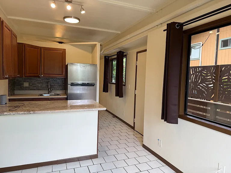 Mahinahina Pl — Photo 1
