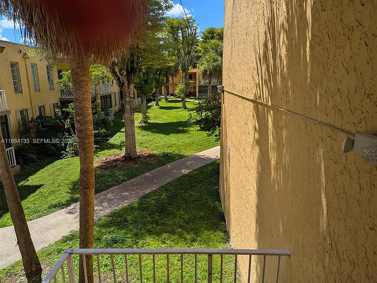 13700 SW 62nd St #204 — Photo 33