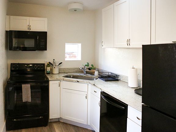 4th image of 1313 Pine St APT 3