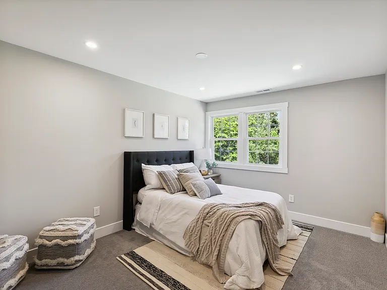 1110 W Valley Rd — Photo 55