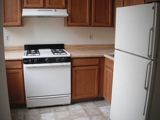 2nd image of 25 Deforest St APT C26