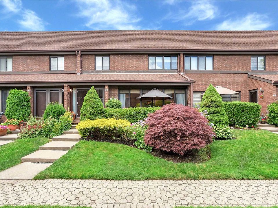 1st image of 80 Acorn Ponds Dr