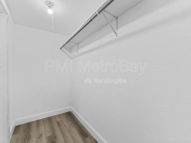 6121 N Falkenburg Rd — Photo 27