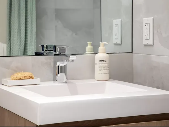 445 Grand Avenue image 6 of 38