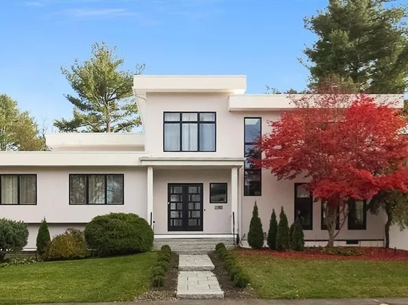 82 Sharpe Rd, Newton, MA 02459