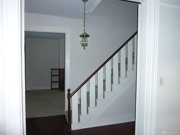 3rd image of 91 W Franklin St