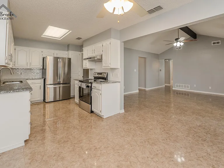 4611 Misty Valley E — Photo 11