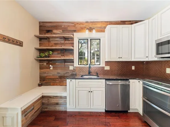 10 Hunting St, North Attleboro, MA 02760