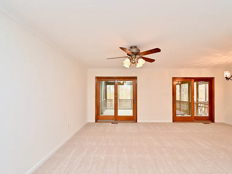 7775 Newington Woods Dr — Photo 7