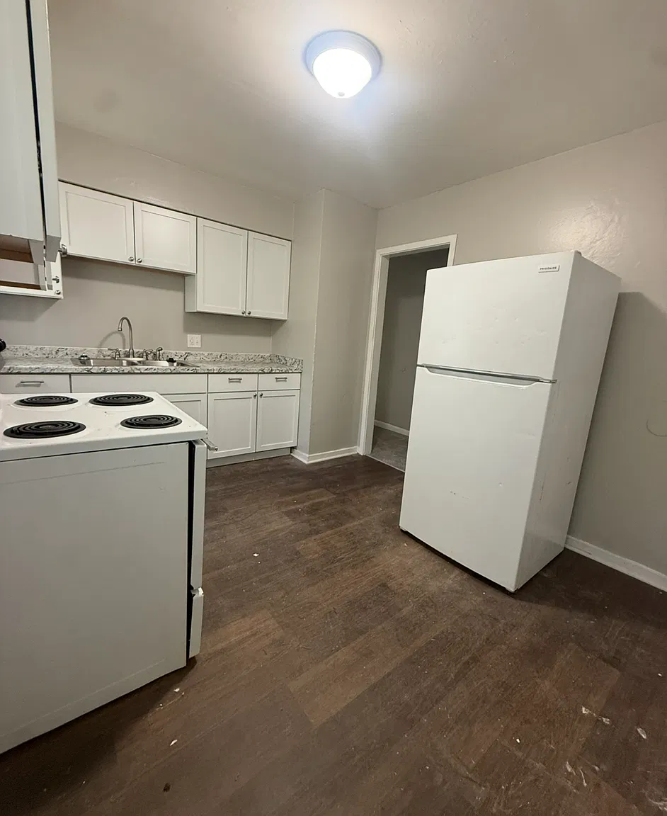 4 bed, 2211 sqft, $1,200 — Photo 3