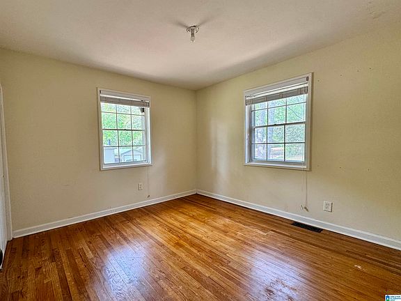 5th image of 516 Parks Rd