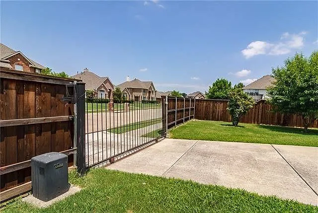 4600 Southpointe Dr — Photo 25