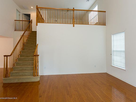 4th image of 710 Michael Ct