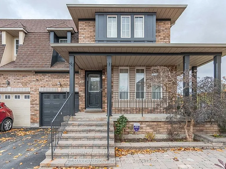 49 Convoy Cres — Photo 1