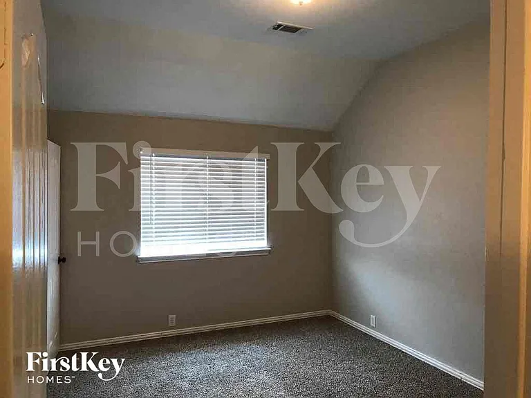 612 Celeste Ln — Photo 15