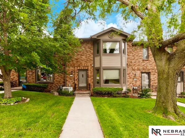 5627 Grover St, Omaha, NE 68106