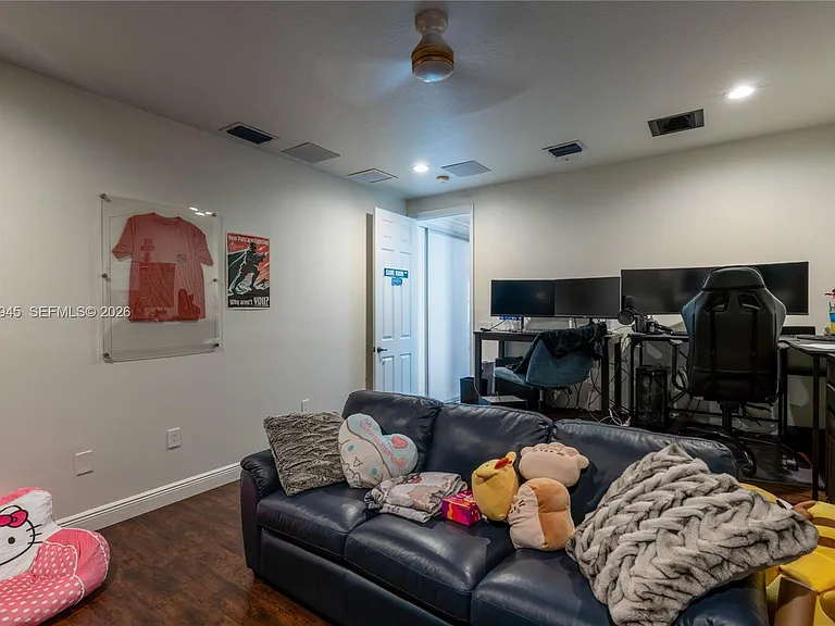 15253 SW 40th St — Photo 30