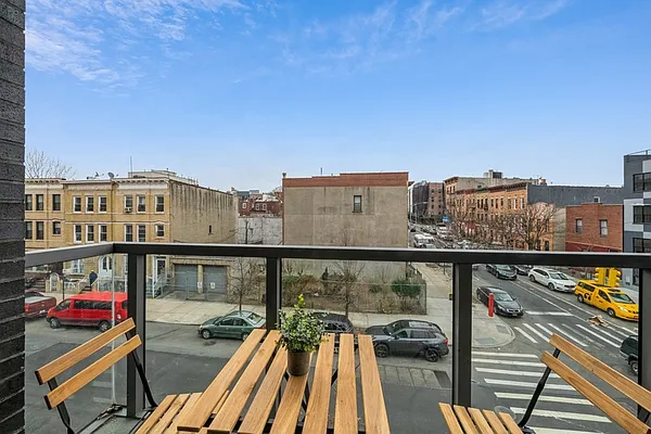 Sold by E Realty International Corp | media 37