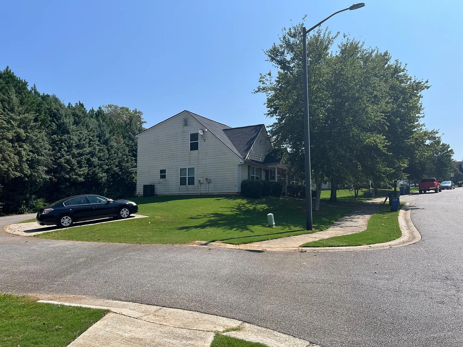 421 Bridgewater Way — Photo 3
