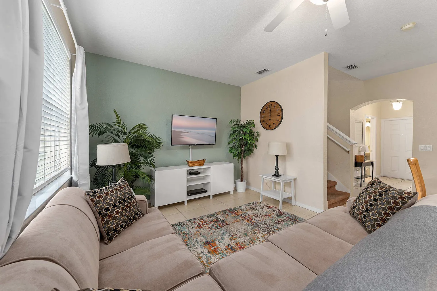 3 bed, 3.0 bath, 1453 sqft, $2,922 — Photo 2